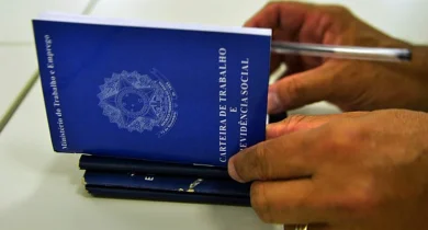 01_carteira_de_trabalho2-768x459