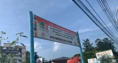 Ataque no Centro Educacional Cantinho do Bom Pastor, em Blumenau — Foto: RBS/TV