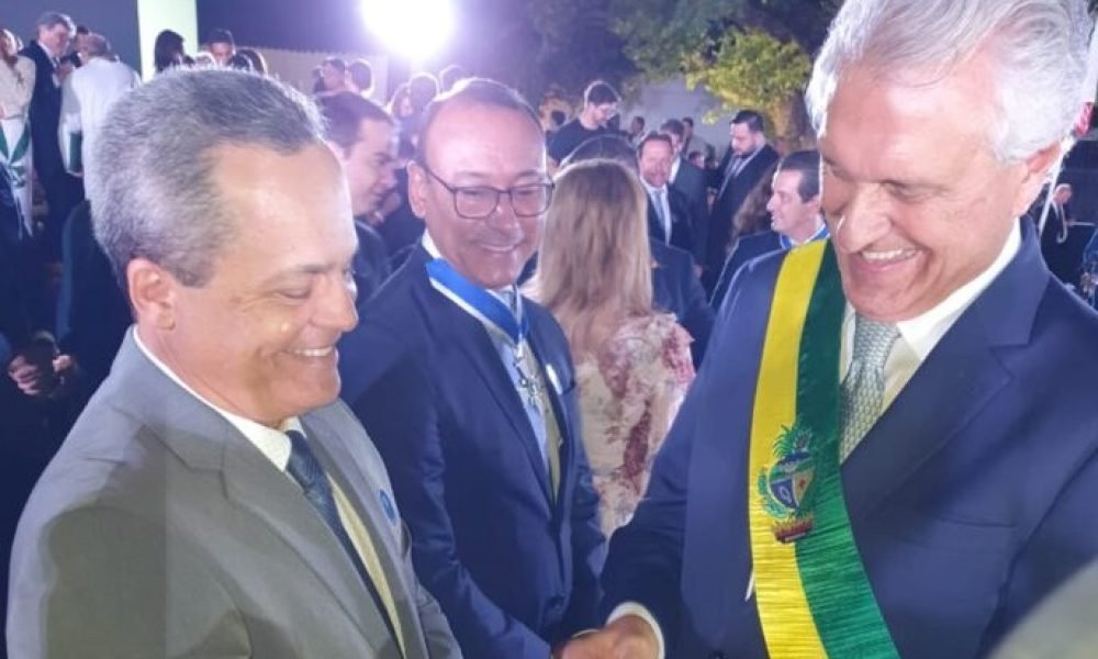 Dr-Afonso-001-696x928