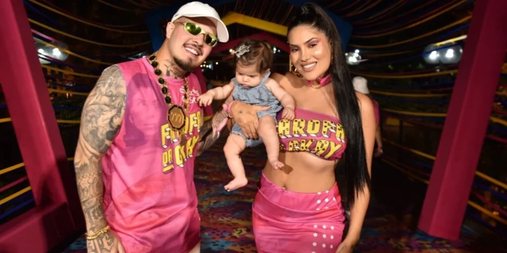 Jottapê-e-a-esposa-com-a-filha-de-cinco-meses-na-Farofa-da-Gkay-1024x683