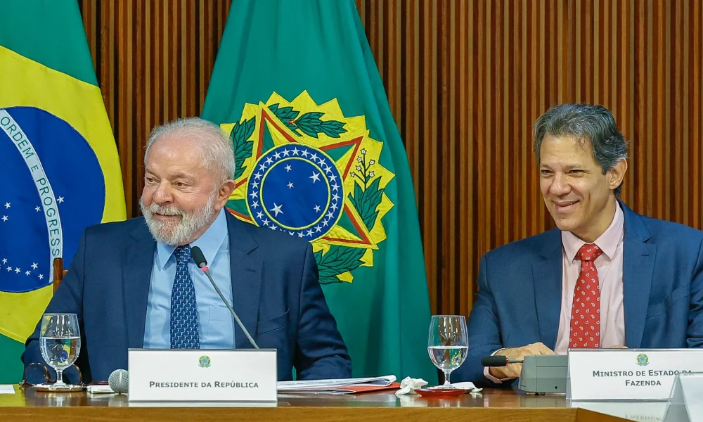 Lula-ao-lado-de-Fernando-Haddad-e1678898647166