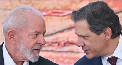 Lula-ao-lado-do-ministro-da-Fazenda-Fernando-Haddad-768x511