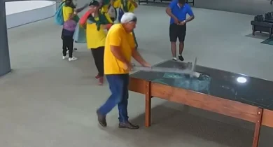 imagens da invasão no Planalto Foto: Reprodução/CNN Brasil