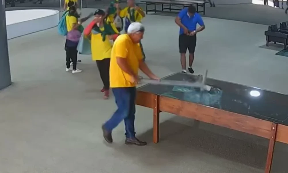 imagens da invasão no Planalto Foto: Reprodução/CNN Brasil