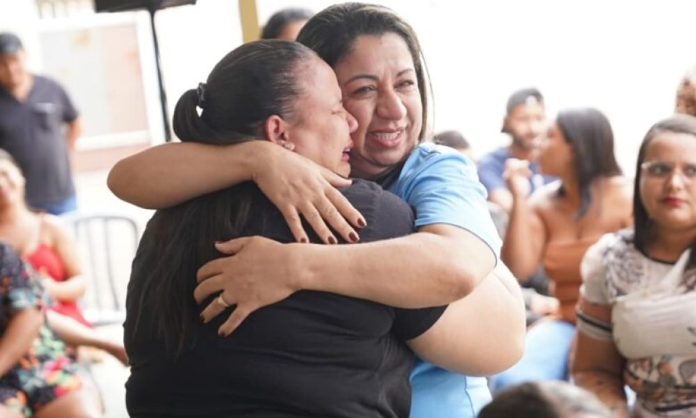 Emoção marca sorteio de 29 casas a custo zero em Vila Propício (Foto: Octacílio Queiroz)