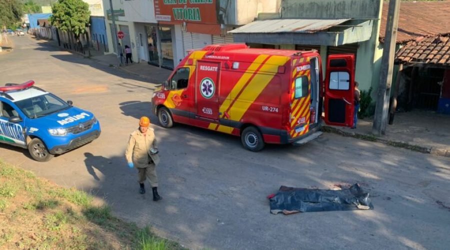 Polícia Militar e Corpo de Bombeiros preservaram local do crime em Niquelândia até a chegada da perícia técnica e do IML, ambos de Uruaçu [Foto: Divulgação/6ª CIBM - Niquelândia]