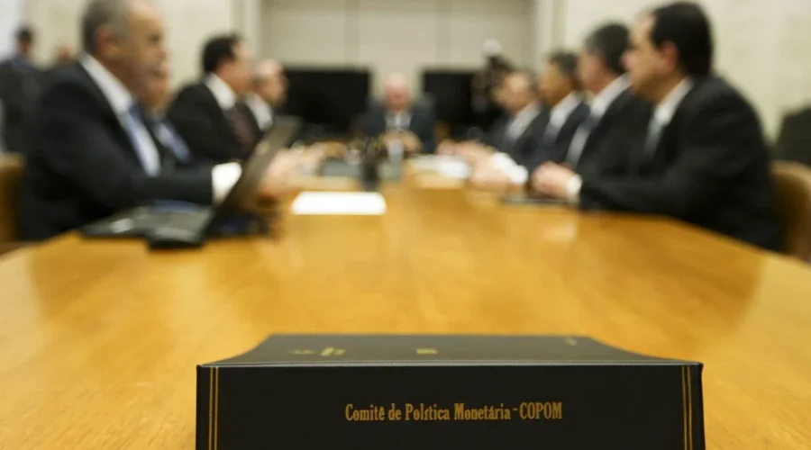 ilan-goldfajn-participa-de-reunio-do-copom_28133331720_o-e1501104995434-1024x617