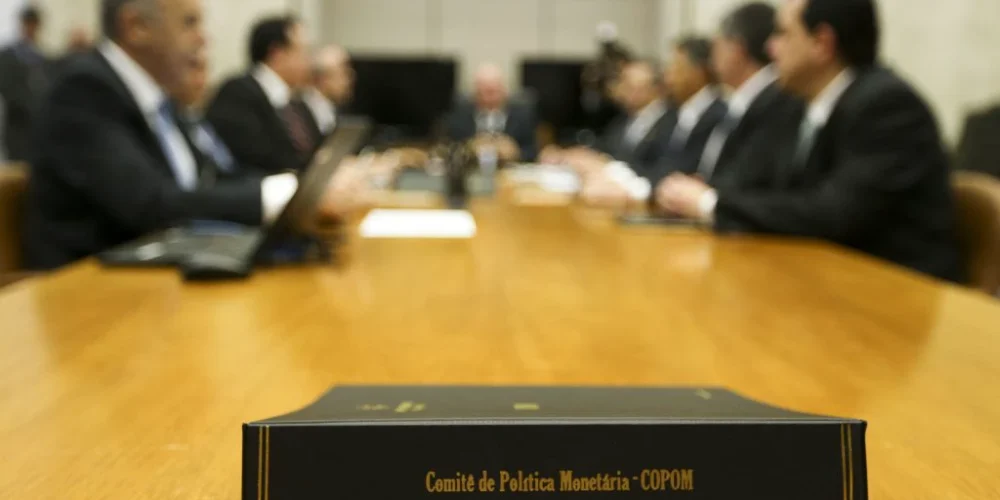ilan-goldfajn-participa-de-reunio-do-copom_28133331720_o-e1501104995434-1024x617