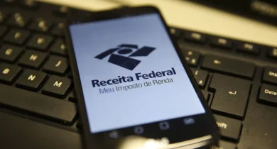 Brasileiros que ganham dois salários mínimos pagarão imposto de renda em 2024, alertou a Unafisco Foto: Agência Brasil/Marcello Casal Jr