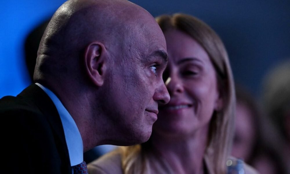 Moraes e a esposa Viviane Barci Foto: MAURO PIMENTEL / AFP