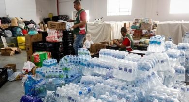 voluntarios-organizam-doacoes-para-vitimas-das-enchentes-no-rio-grande-do-sul-em-osasco-sp-1715007514026_v2_900x506